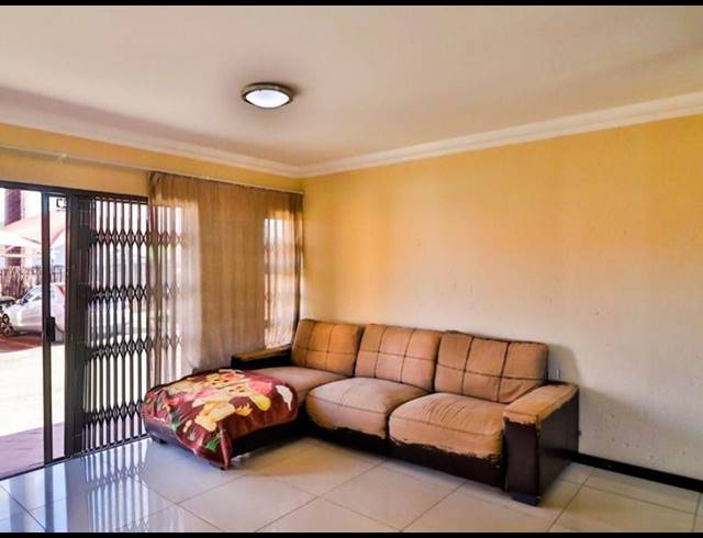 3 BEDROOM TOWNHOUSE FOR SALE IN BRACKENDOWNS